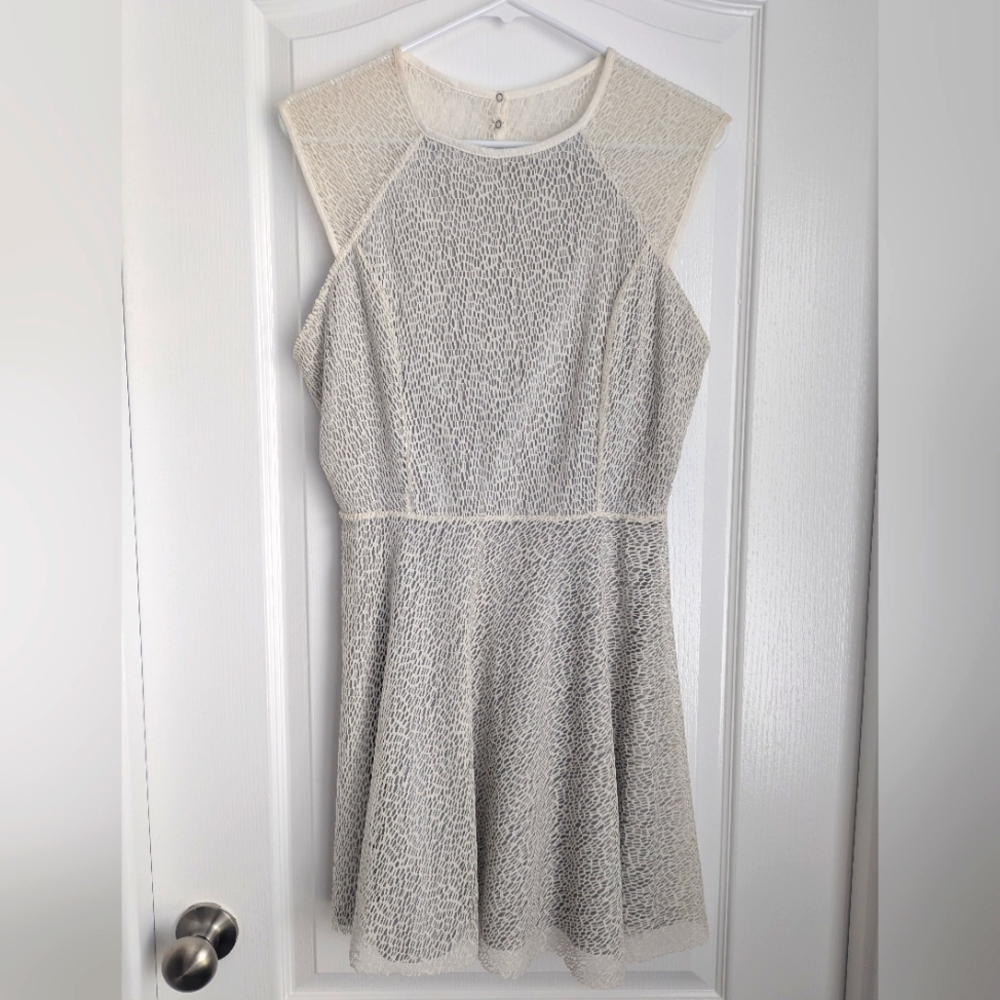 Benjamin Jay Dress Carolina Pebble Short Sleeve Size Medium